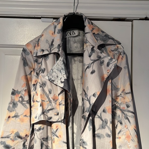 Floral Trench - Picture 2 of 8